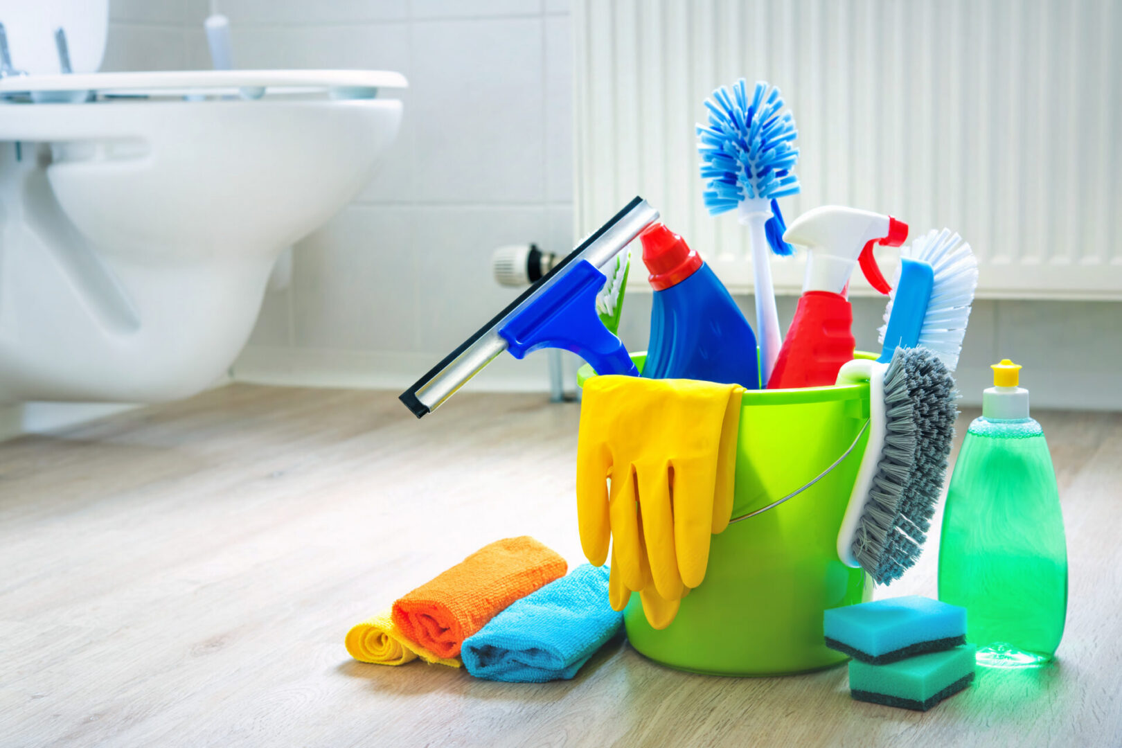 cleaning product, spray, wiper, brush, sponges, towel